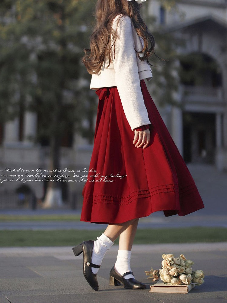 Weiße Tweedjacke mit Blumenstickerei