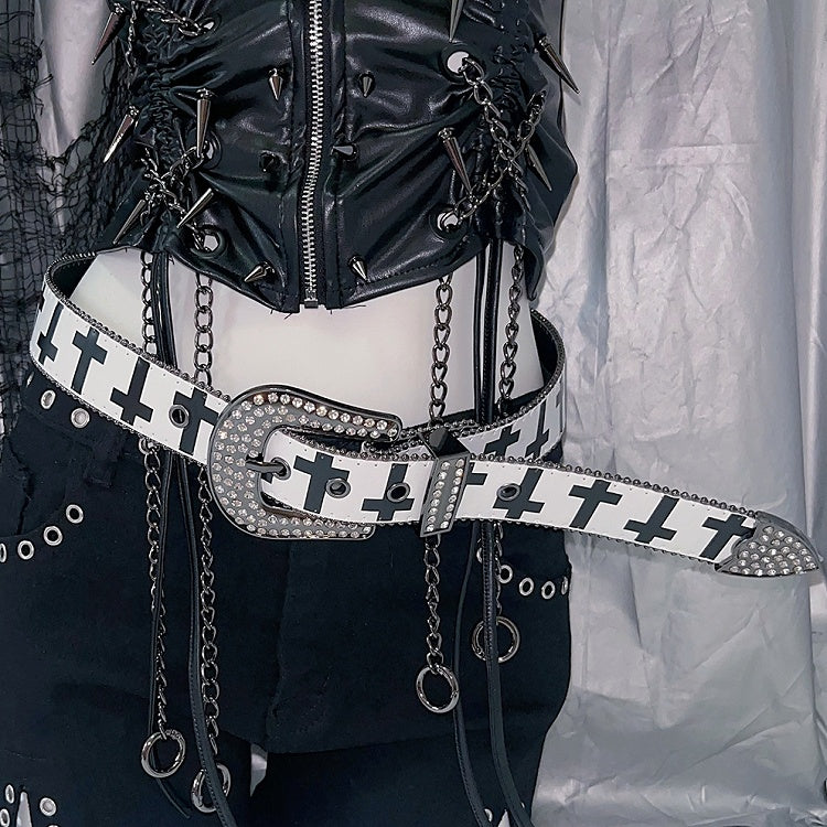 Strass verziertes Perlen- und Punk-Kreuz in Weiß/Schwarz
