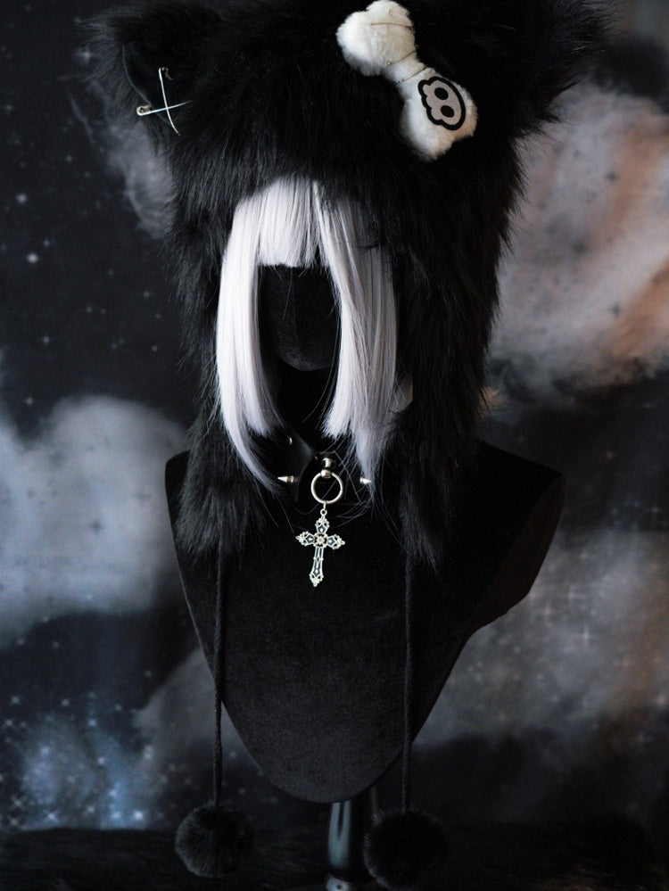 Pin mit Katzenknochen-Pompon-Applikation, Plüschohrhut, verziert mit Charms, schwarzes Skelett, Gothic