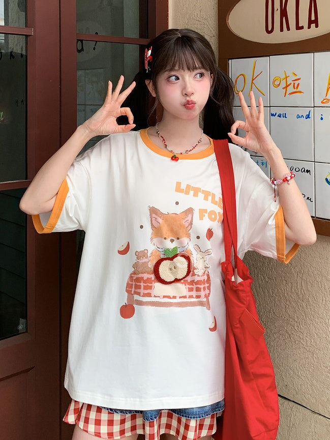 White Cartoon Fox Print Long Version T-Shirt with Apple Brooch
