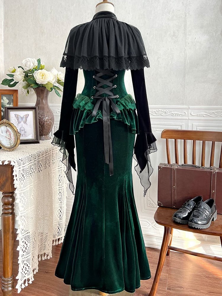 Bolero mit langem grünen Samtkleid, dunkle Meerjungfrauenärmel