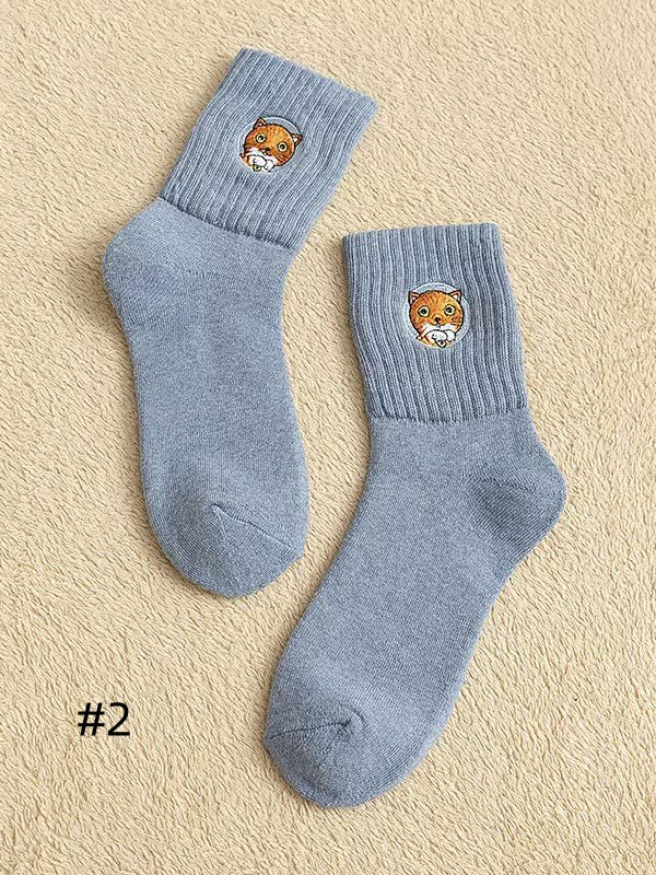 Cute Kitty Embroidered Calf Socks