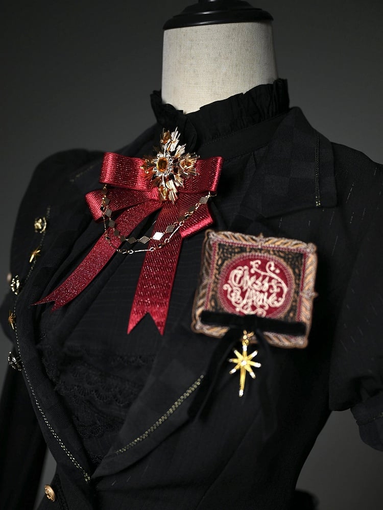 Red Brooch Black Dark / Blue Bowtie