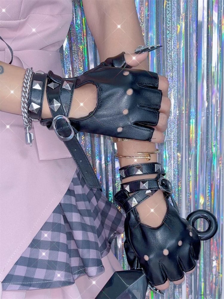 PU-Halbfingerhandschuhe mit Punk-Nieten und überkreuzten Riemen