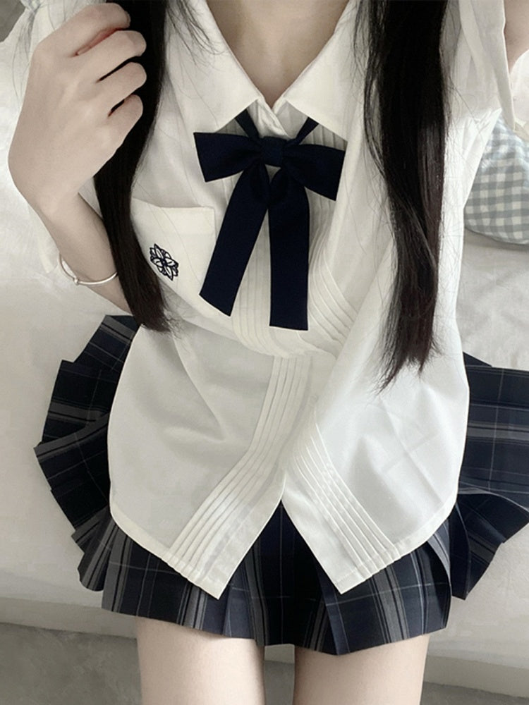 Plissee-Stil Stickerei Blumendetails Ärmel Weiß/Blau Kurze Preppy Version Shirt
