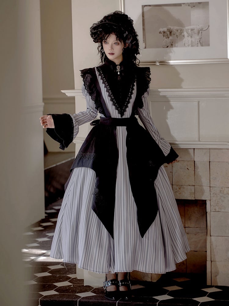 Black Gothic Lolita Detachable Shoulder Straps Apron