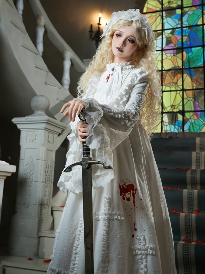 Langes und Ausschnittförmiges Rüschenkleid mit gerüschter Blutversion und Kreuz-Lolita-Stickerei, Gothic-Kleid, Weiß