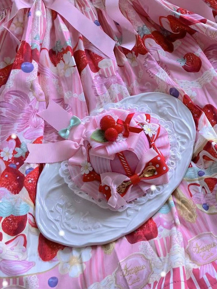 Bowknot-Spitzen-Design-Besatz, Mini-rosa Blumen-Erdbeerhut, verzierte Details