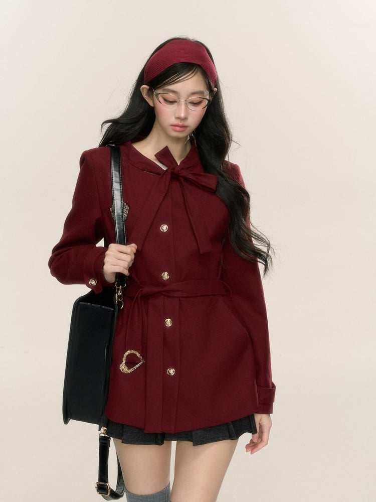 Roter Blazer zum Binden mit Trägern und Taillengürtel