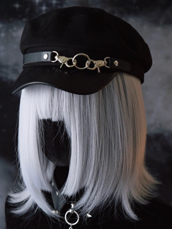 Baretthut mit Gothic-Schnallen in Schwarz