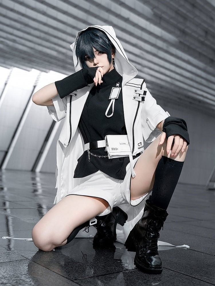 White Belt Buckle Waist Bag with Techwear Cyberpunk