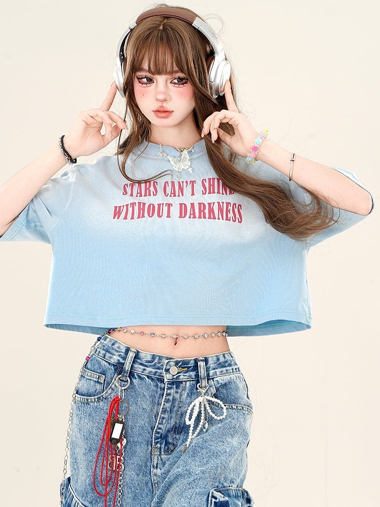 Crop T-Shirt mit Farbverlauf und Buchstaben in Rosa/Blau