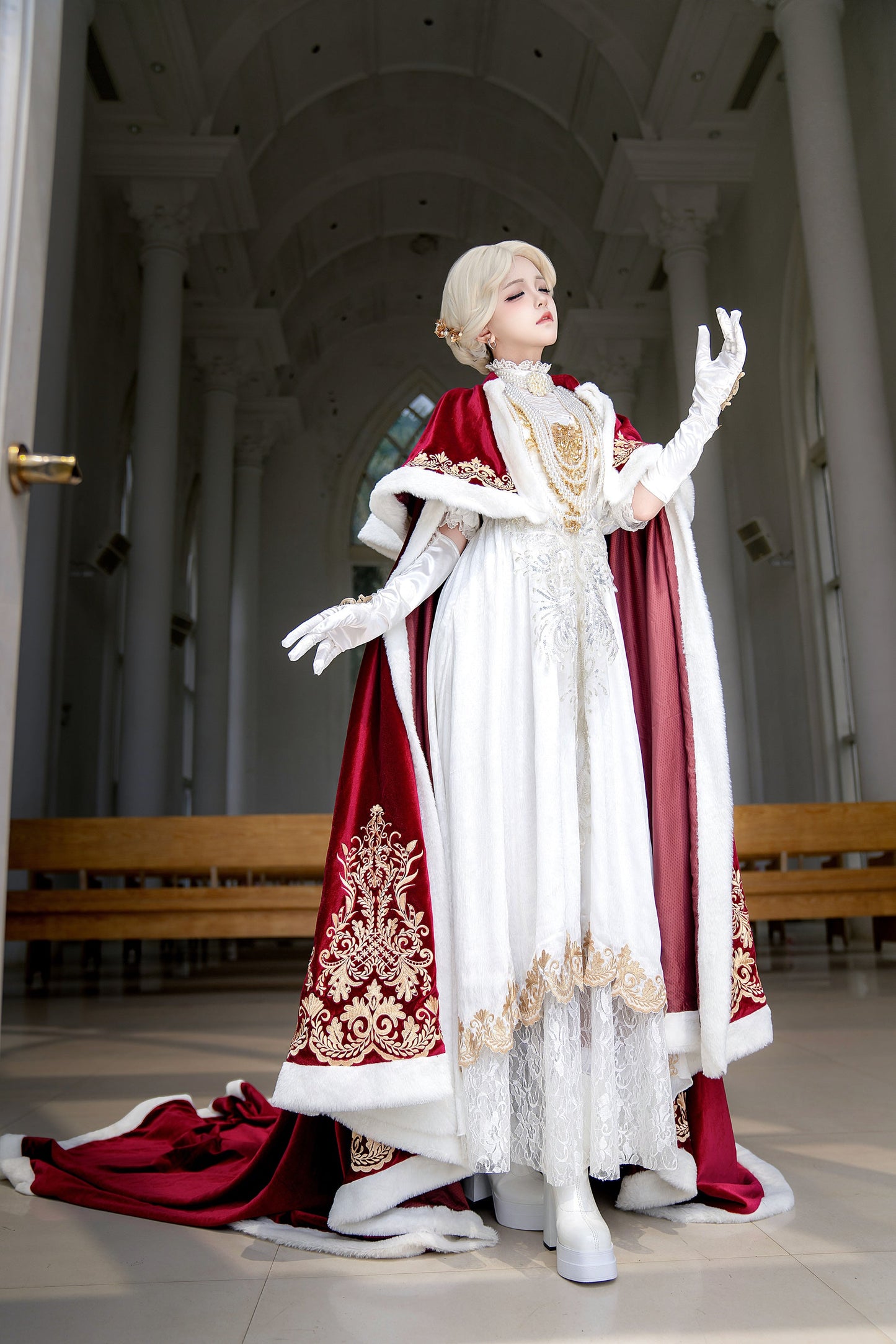 Pre-order + product Dress Version Gorgeous Queen Cape Regular