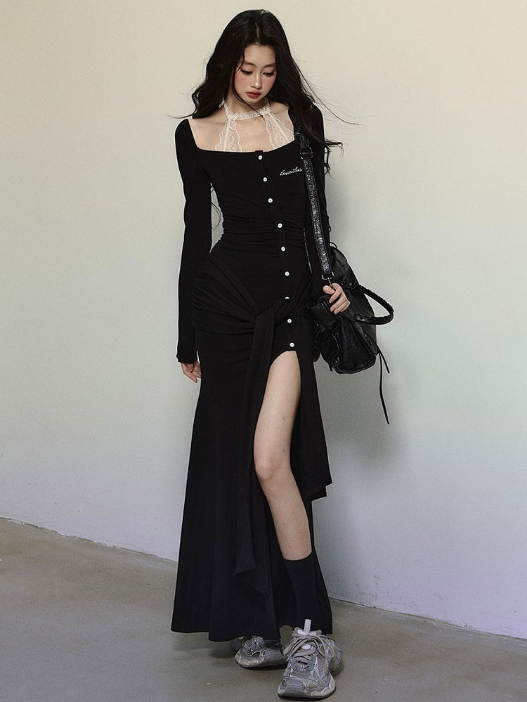 Schwarzes Strickkleid aus Spitze mit Neckholder und selbstbindenden Trägern bis zum Oberschenkel