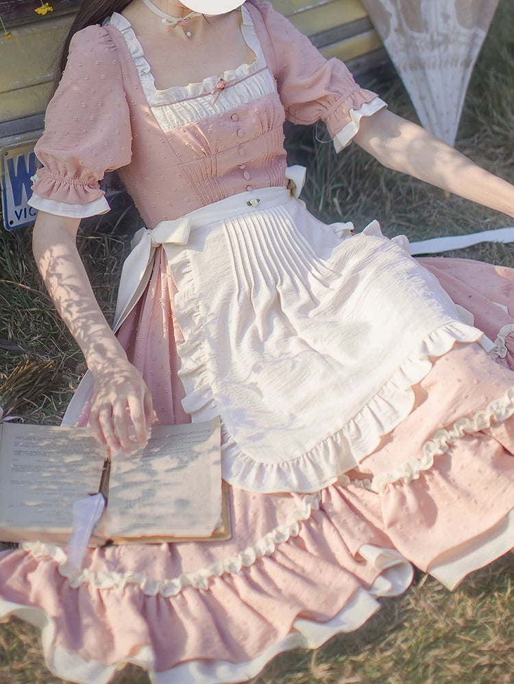 Apron Pleating Beige Details