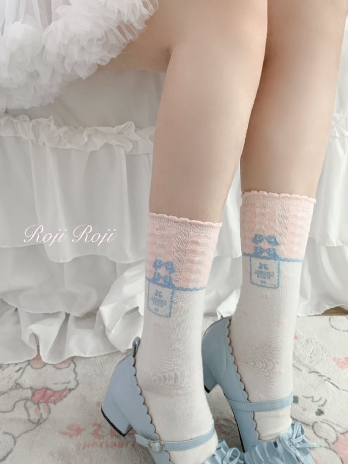 Wadensocken mit Kirschmuster