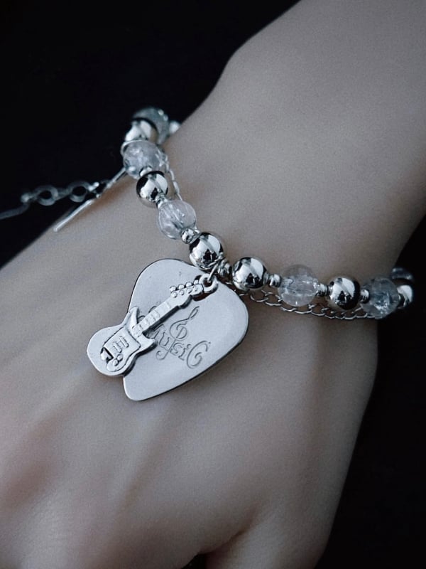 Handgemachtes Gitarrenplektrum-Charm-Punk-Perlenarmband