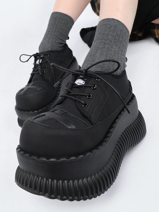 Gothic Lace-Up Schwarz - Plateaus im Design Top Cross mit