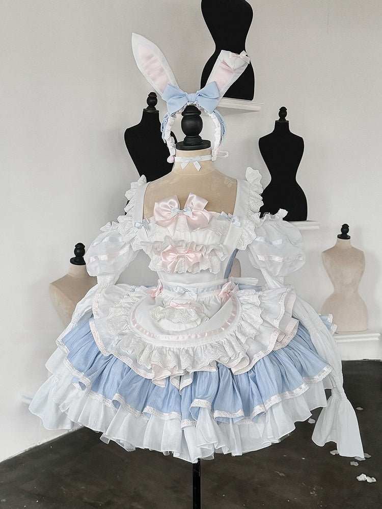 Süße Dienstmädchenschürze in Blau und Rosa + trägerloses Puffkleid mit Baskentaille, gestuftem Rüschensaum