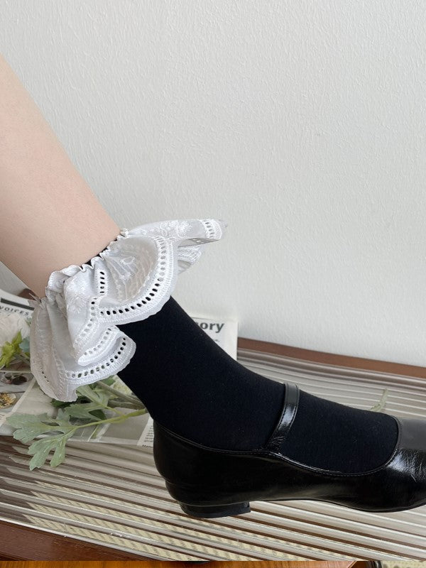 Black/White Socks Floral With Embroidery Calf Cuffs