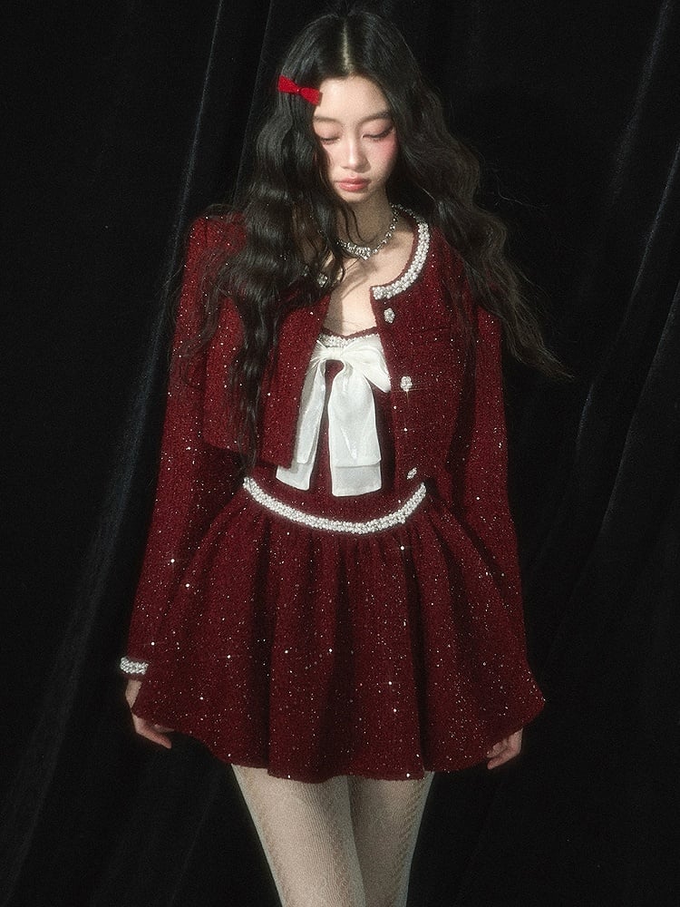 Weihnachtsrote kurze Tweedjacke mit Perlendetails