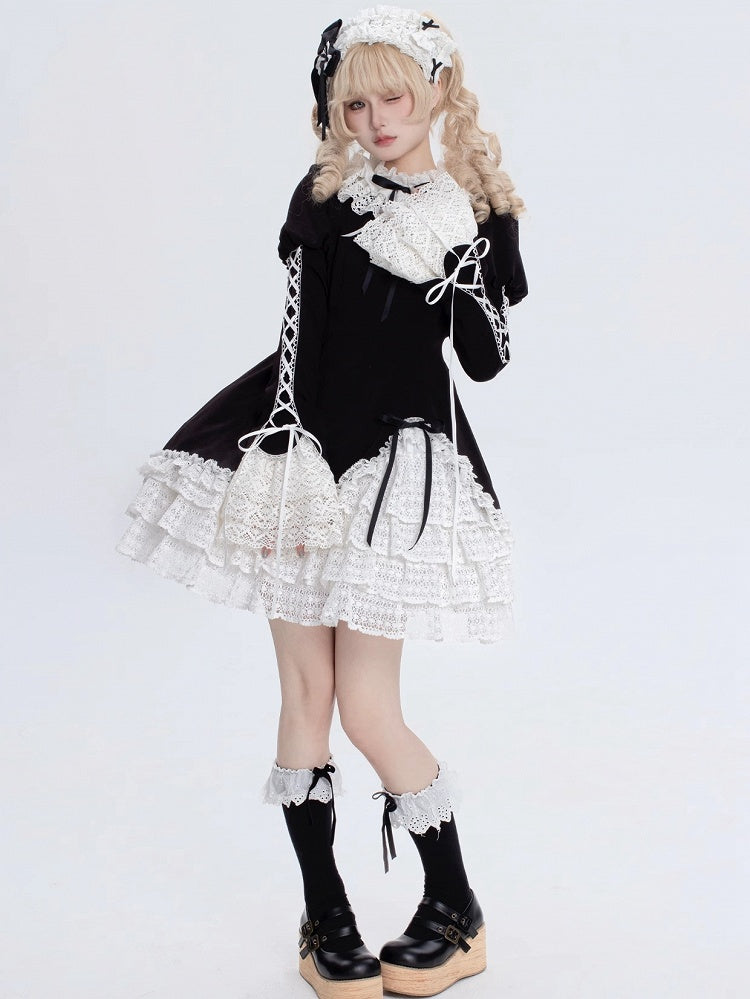 Robe Lolita à manches longues et col à volants noir et blanc