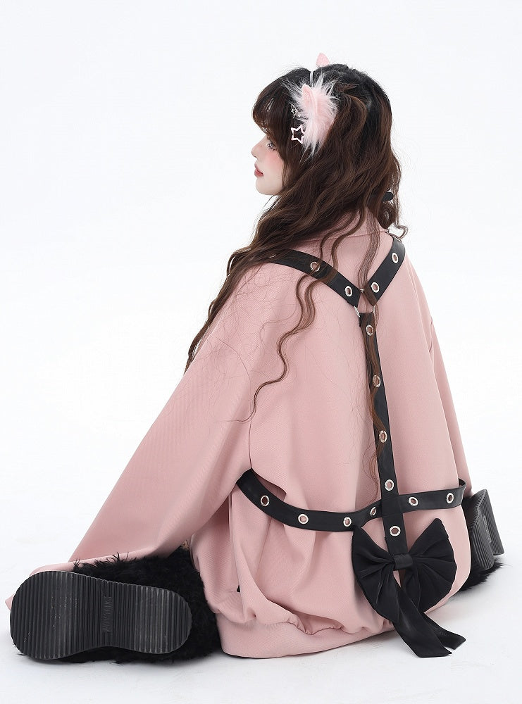 Rosa Baseballjacke mit Druckknöpfen in Herzform und abnehmbarem Schleifenriemen