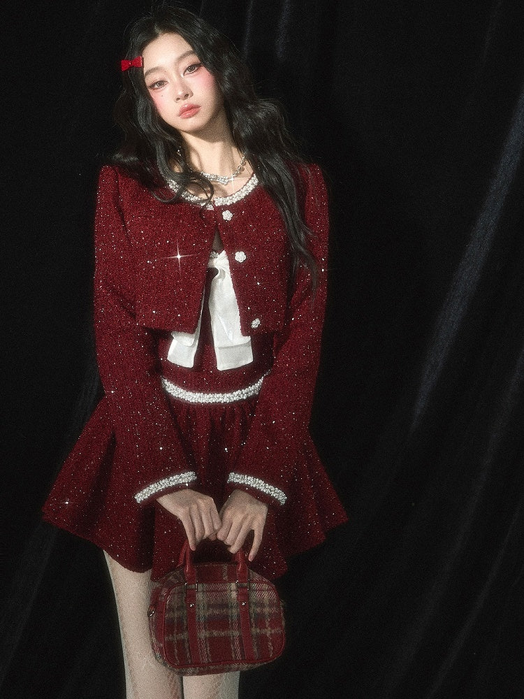 Weihnachtsrote kurze Tweedjacke mit Perlendetails