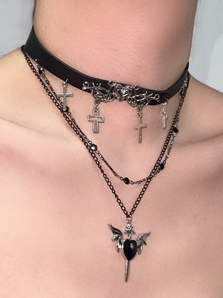 Choker And Bittersweet Pendant Cross Heart Black