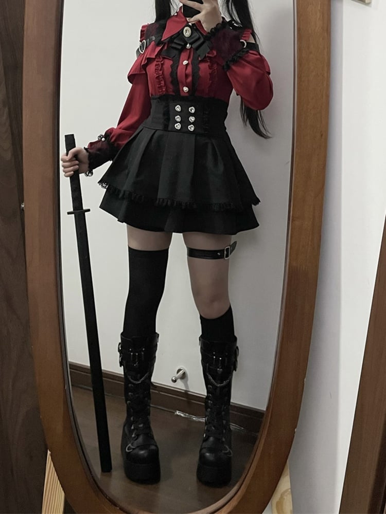 ダークレッドのハート型ボタン留めジライケイトップス(蝶ネクタイ付き)