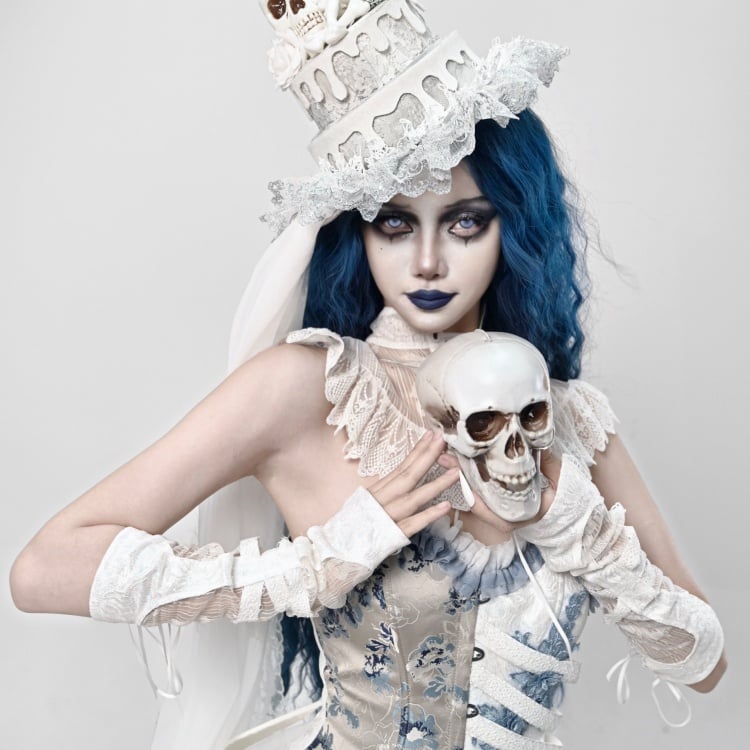 Weiße Gothic-Ärmel mit Schnürung