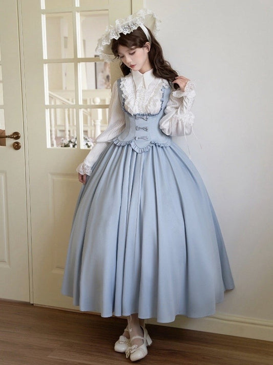 Klassisches Lolita-Kleid mit Rüschen an der Brust und unter dem Rocksaum, gewellt, elegant, Blau
