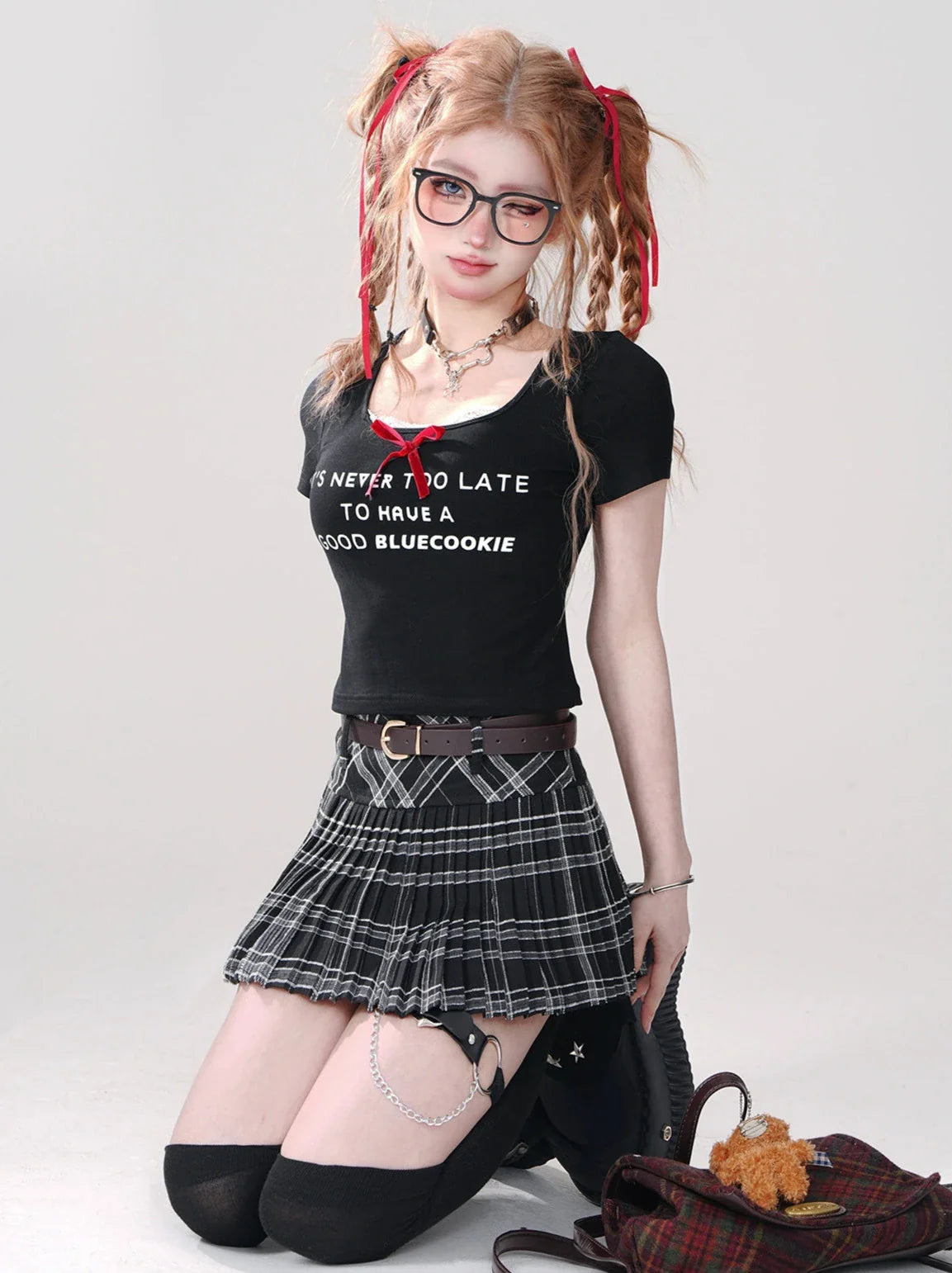Ribbon Black Generation Cropped Logo First T-Shirt