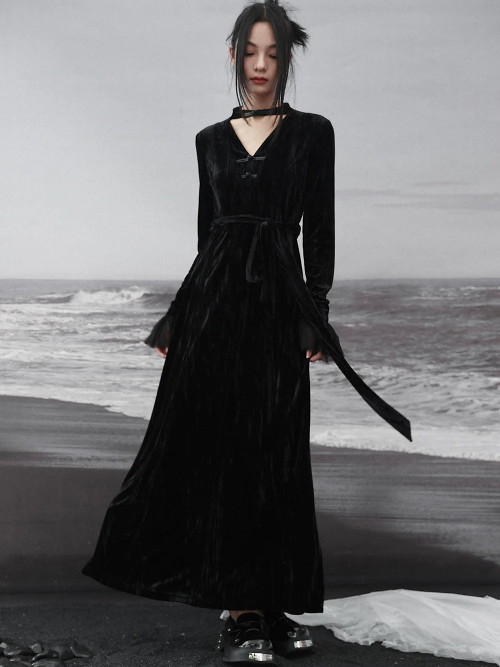Splicing Stand Chinese V-Collar Mesh Romantic Retro Velvet Black Dress