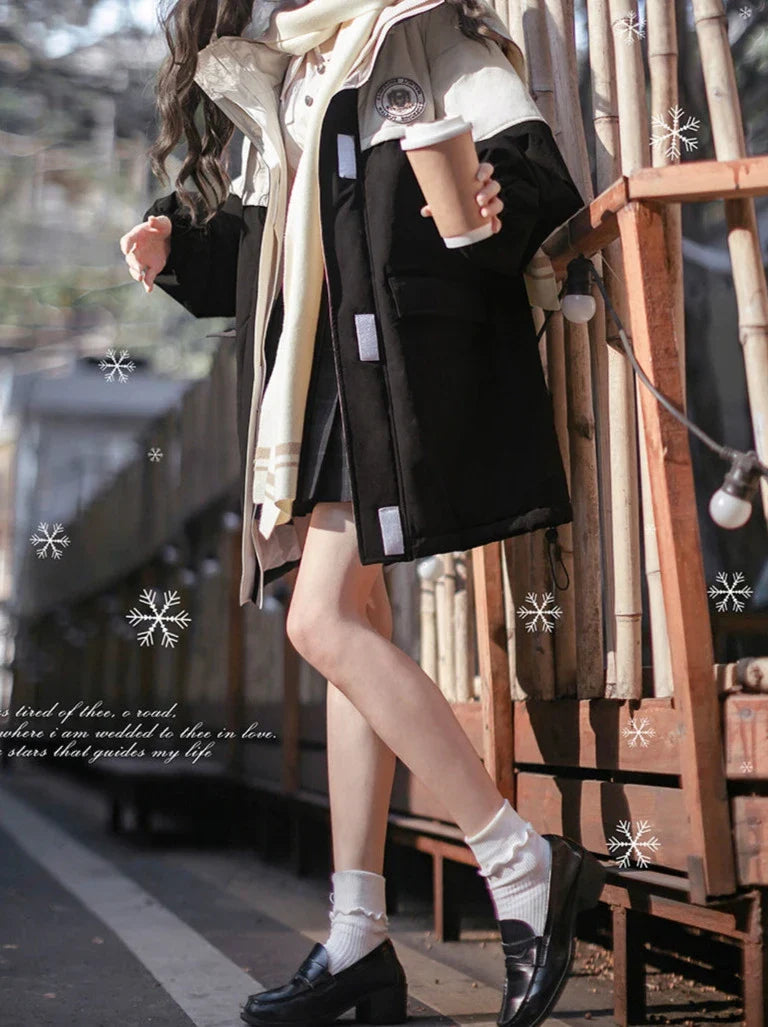 College-Kapuzenjacke im weißen Pinguin-Stil