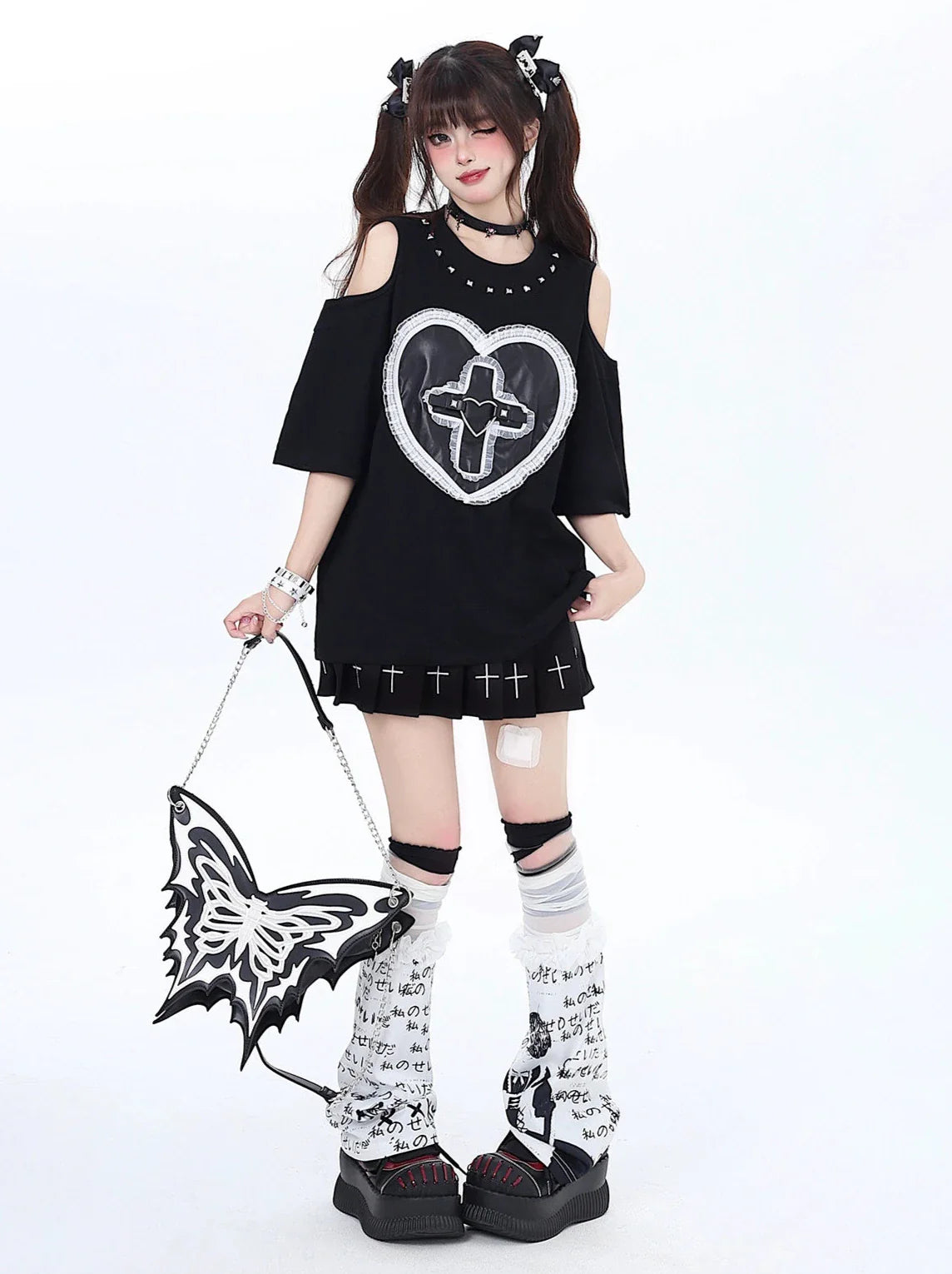 Dunkles T-Shirt mit genieteter Spitze Love Loose Open Shelder