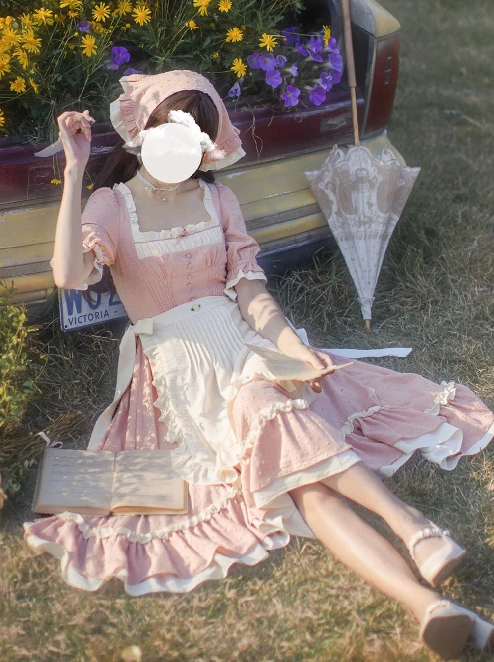 Apron + Frilled Dress Sweet + Bandana Retro