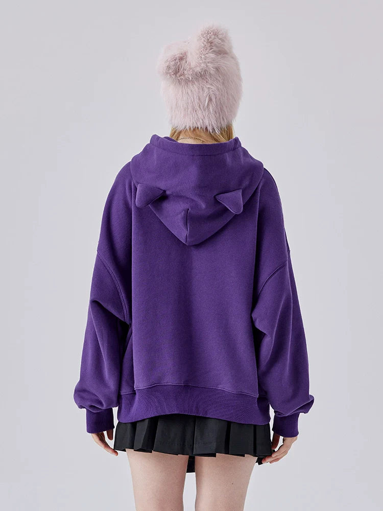 Dunkler Katzen-Hoodie mit Kapuze