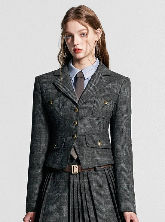 Tailleur jupe à carreaux + veste courte plissée gris fantôme