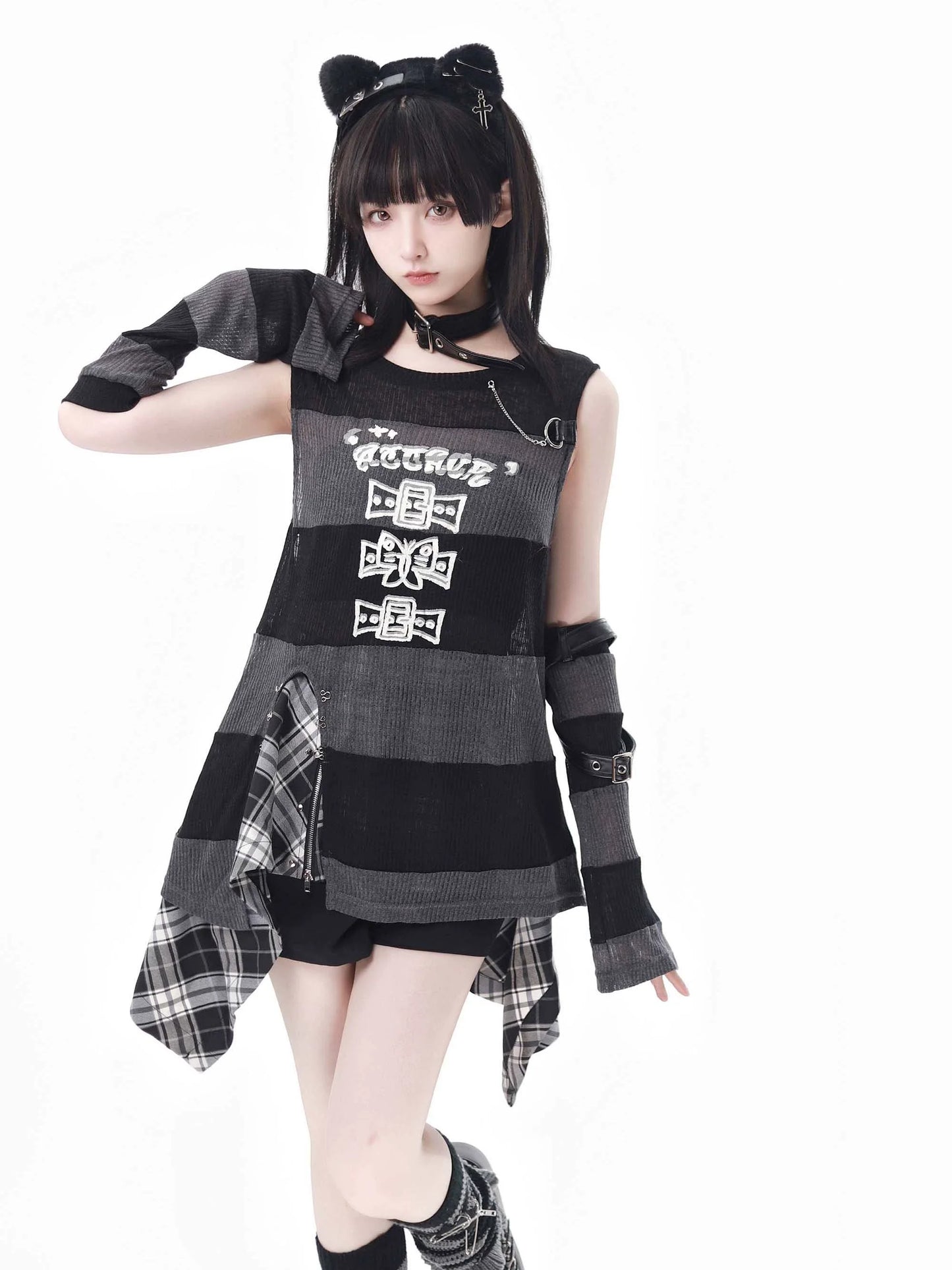 Ensemble gilet à carreaux d'époque + jupe rayée + sans manches + manches rythmées