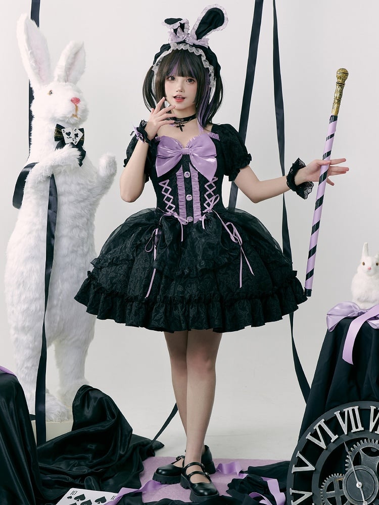 Schwarzes Jacquardkleid mit Schleife und herzförmigem Ausschnitt, Kordelzugrock