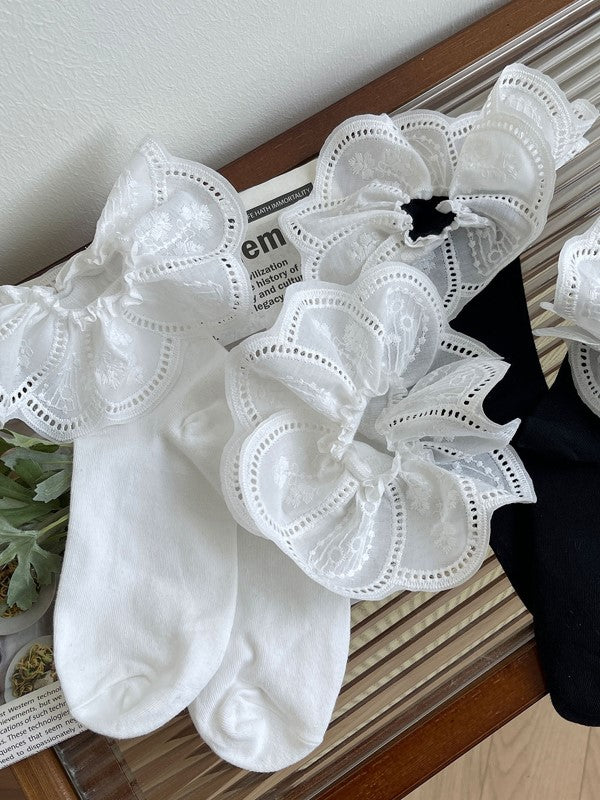 Black/White Socks Floral With Embroidery Calf Cuffs