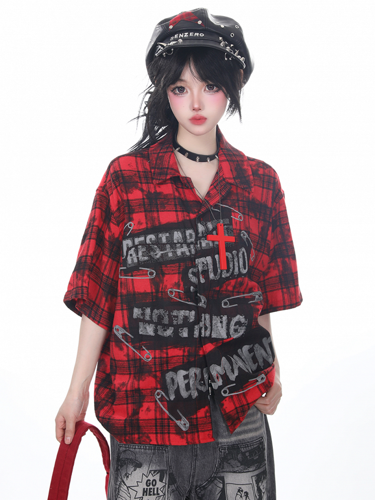 Vintage Red Plaid Short Sleeve Loose-Fit Shirt with Pin and Letter Tag Prints