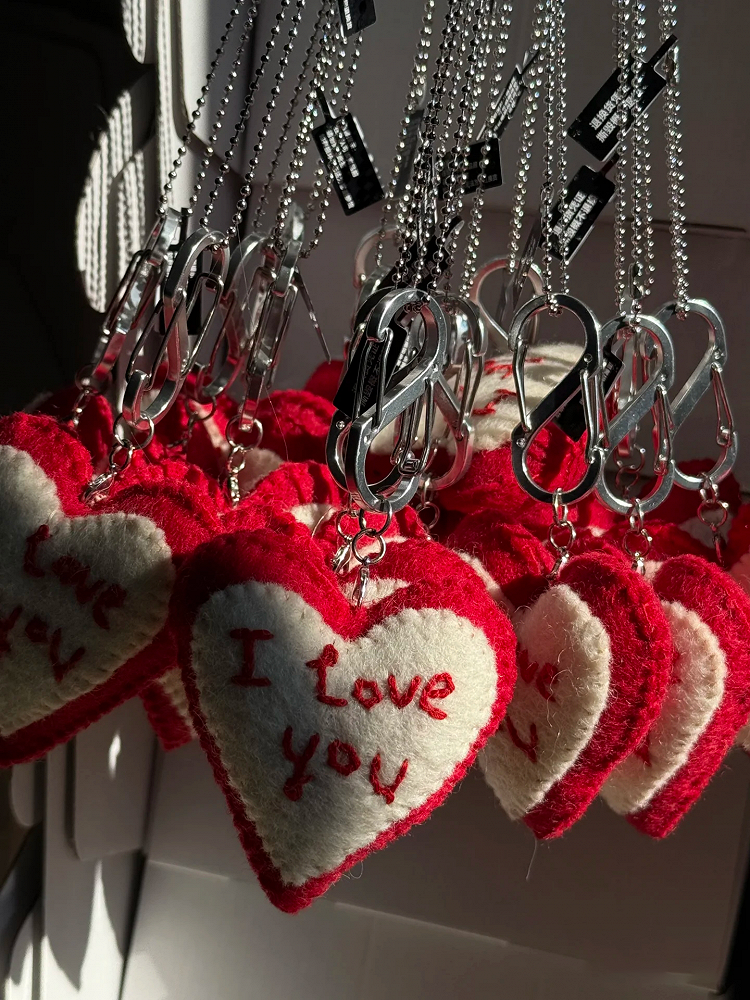 レッドハートペンダントチェーンネックレス