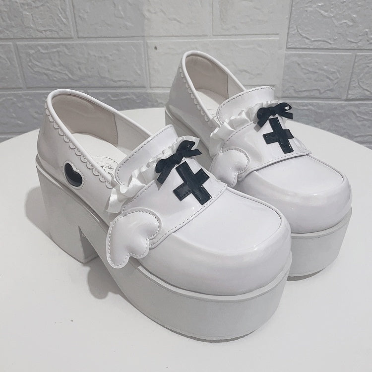 Jirai Kei Weiße Yami Kawaii Plateau-Slipper mit Kreuzschleife