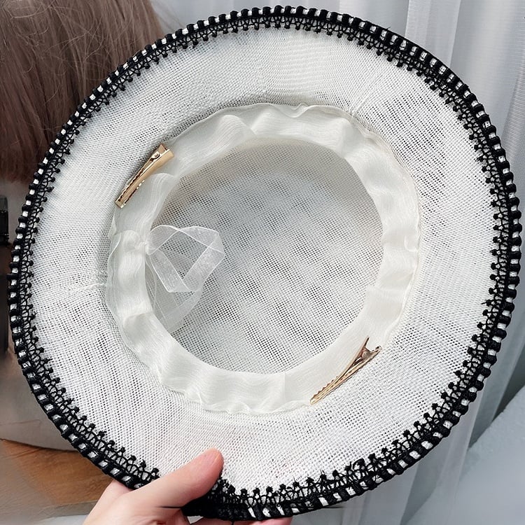 Hutbesatz, elegant, mit Schleife, Herz, Perlen, Spitze, verziert, Schwarz/Weiß