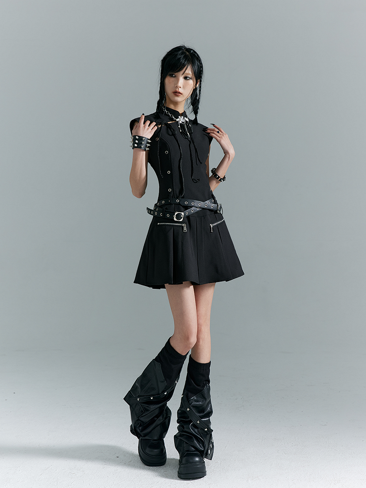 Schwarzes Cheongsam-A-Linien-Punkkleid mit Metallakzenten und Ausschnitt