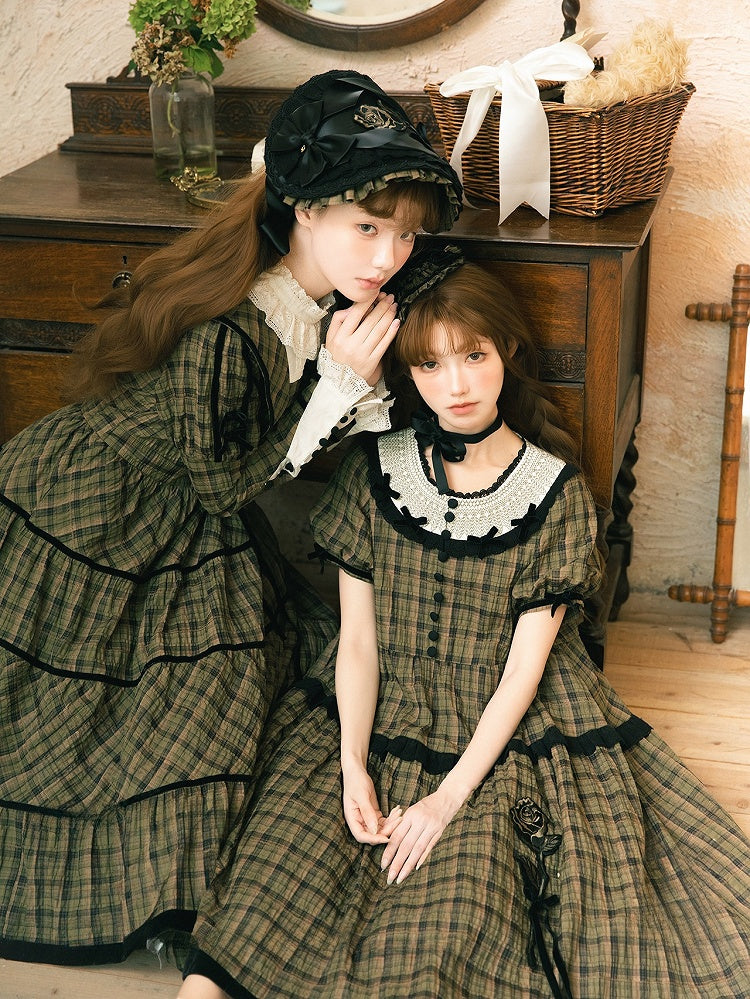 Classic Embroidery Green with Sleeves and Rose Elegant Trim Short Plaid Lolita Black Dress