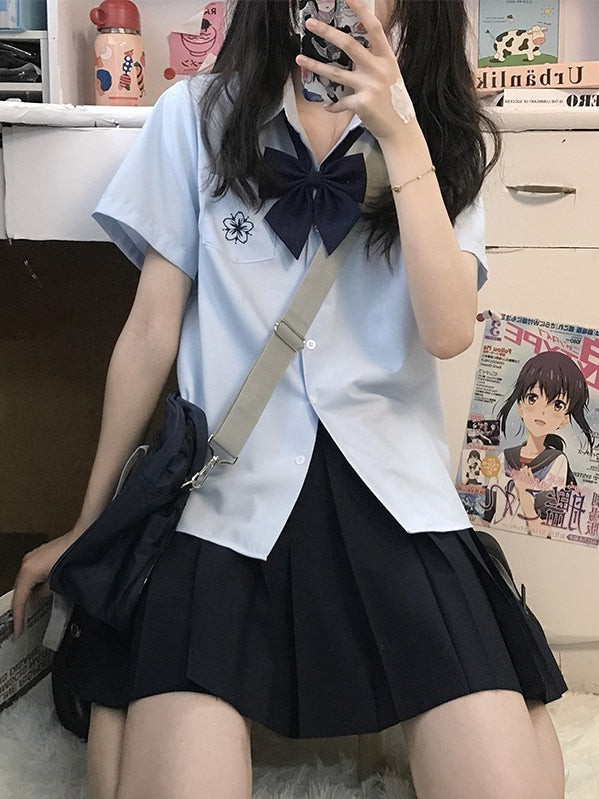 Preppy Sakura Shirt Stickerei Stil Weiß/Grau/Blau
