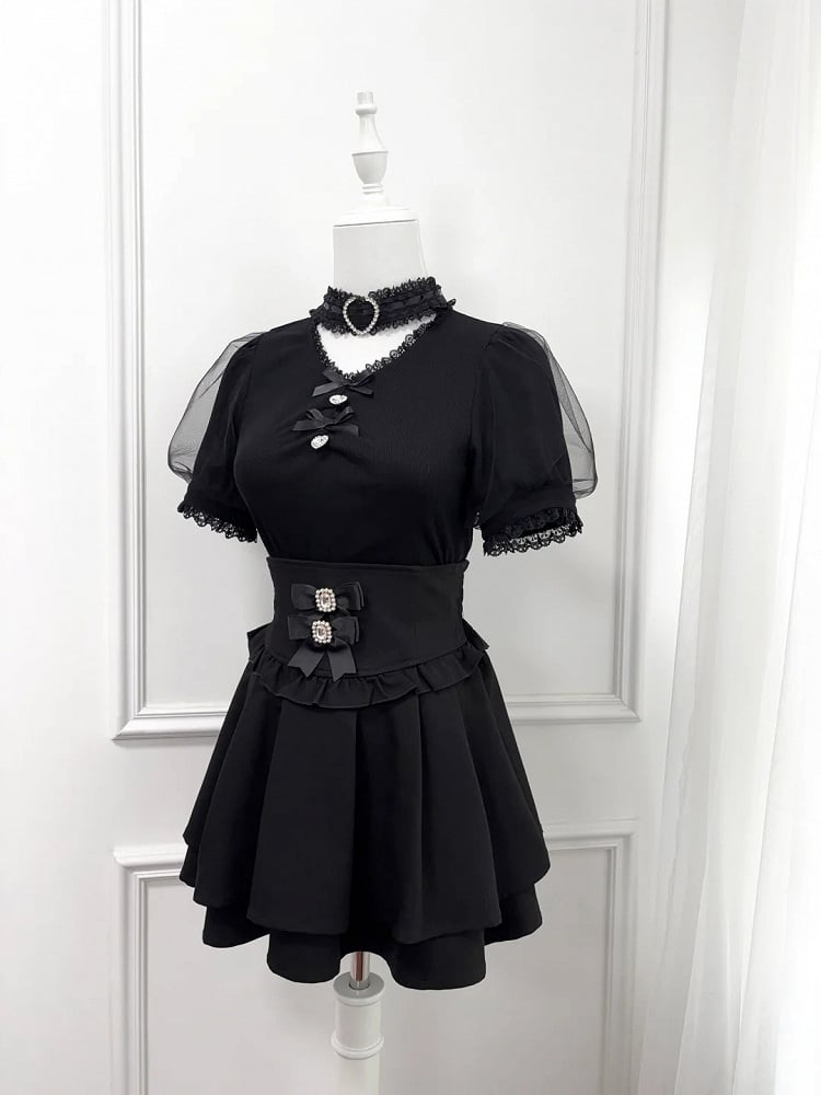Schwarzes Halsband-Design mit Schleife und Strassverzierung
